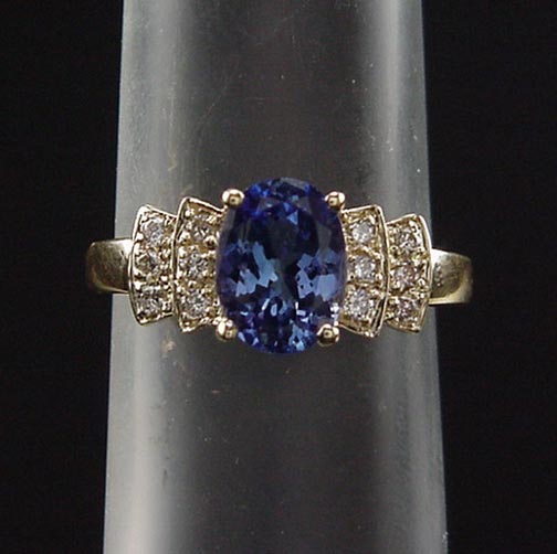 SHIMMERING ESTATE 14K 1.68CT OVAL TANZANITE & DIAMOND PRINCESS RING 