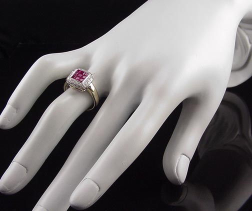 BREATHTAKING ESTATE 18K INVISIBLE SET NATURAL RUBY & PAVE DIAMOND 