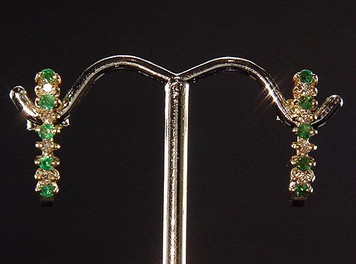 DRAMATIC ESTATE 14K HALF HOOP ETERNITY STYLE NATURAL EMERALD & DIAMOND 